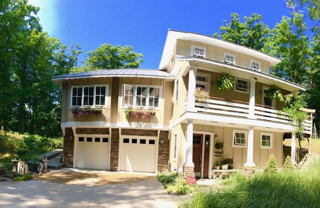 Stunning Lake Michigan Home 'Bel Lago'