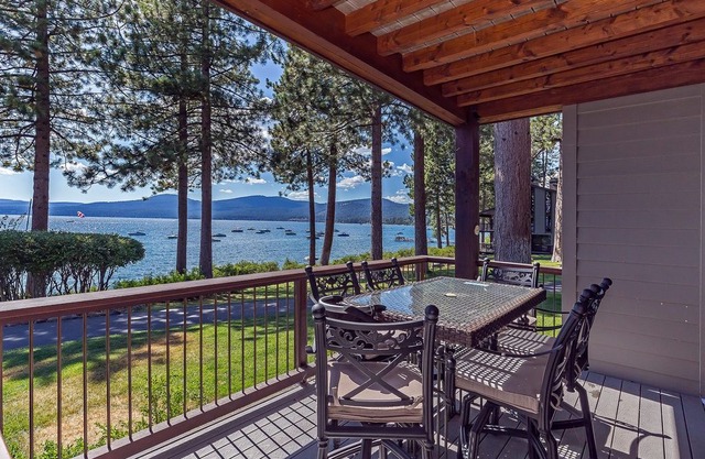 Stunning Lakefront Brockway Springs Home