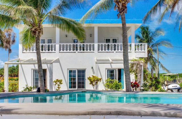 Stunning Oceanfront Villa w/Private Pool, Dock, Ocean View, Partial AC & WiFi