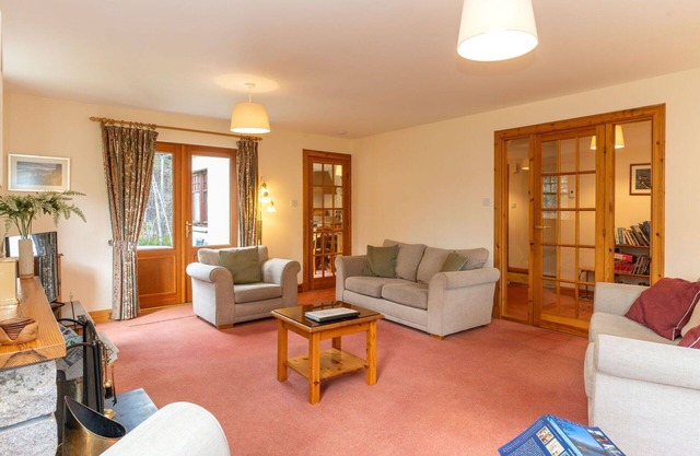 Stunning private villa for 8 guests with WIFI, TV and patio
