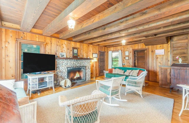 Stunning retreat w/private dock & wood-burning stove - close to town