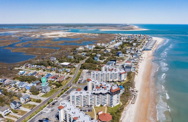 Stunning Second Row Duplex, Easy Beach Access, Pet-friendly
