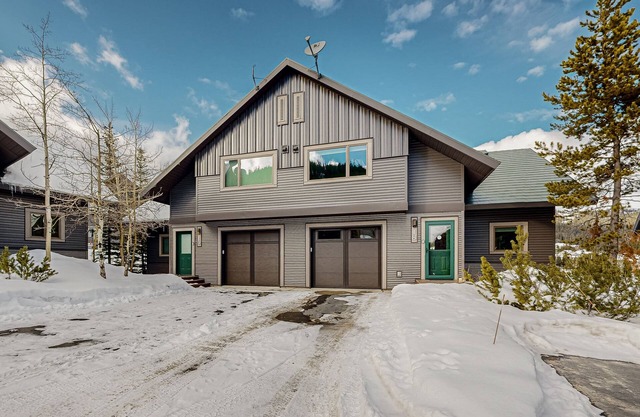 Stunning ski-in/ski-out townhome with a private indoor hot tub
