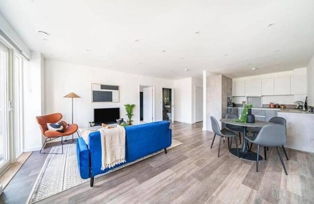 Stunning Spacious Apartment in East London