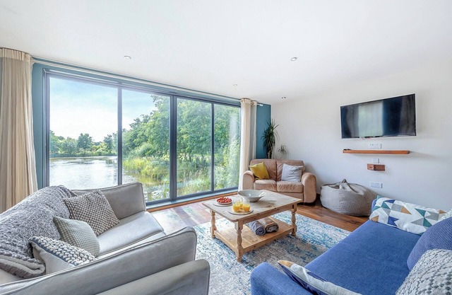 Stunning two storey contemporary lodge on the edge of the lake.