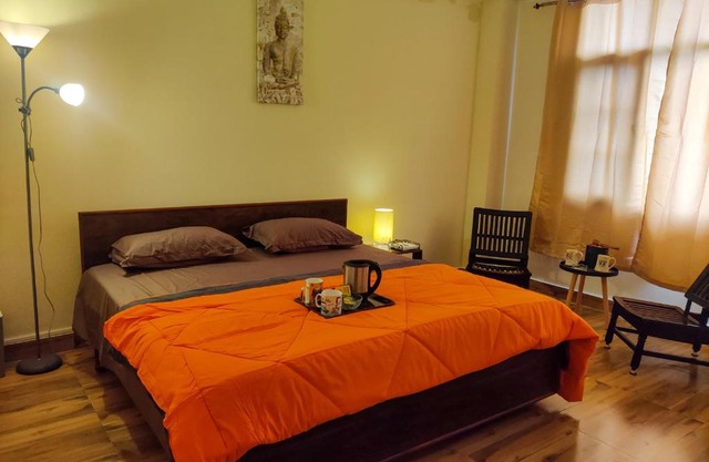Stunning Views, Jujurana Homestay Shoghi ! 3 Apartments Near Simla
