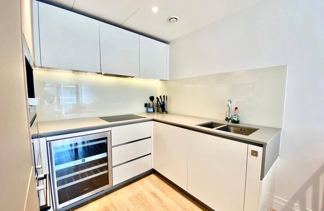 Stylish 2 Bed Flats Near US Embassy
