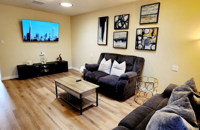 Stylish 2BR Retreat by Santana Row-Silicon Valley
