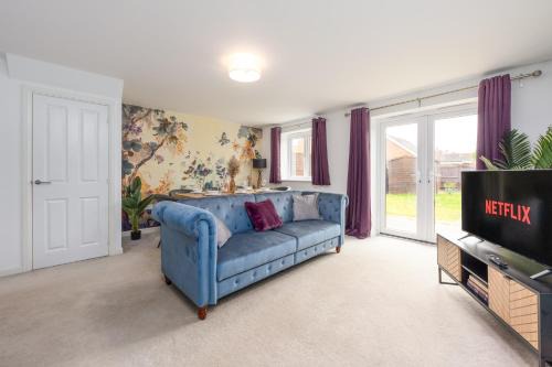 Stylish 4 Bedroom House-Sleeps 7-Parking-Nr Hospital-Contractors Deal