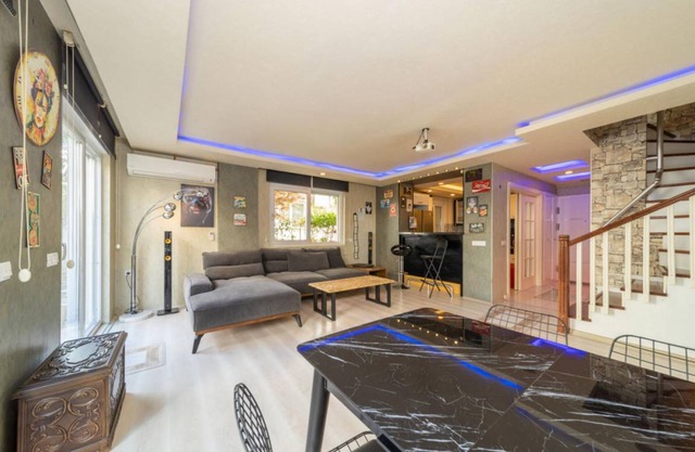 Stylish Duplex with Garden and Gazebo in Muratpasa