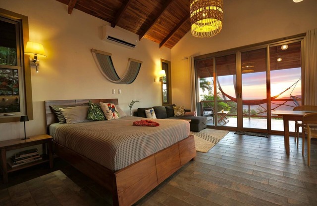 Stylish Jungle Home, Nosara, Samara & Ocean Views, 1 bdrm, Starlink Wifi