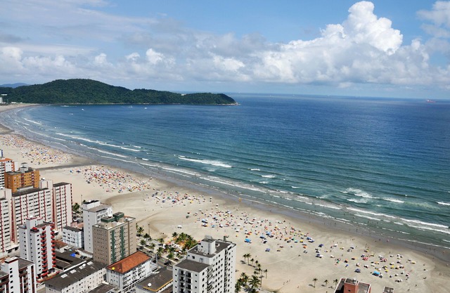 Suitable for 06 people - Praia Grande - Aviation - One block from the beach.