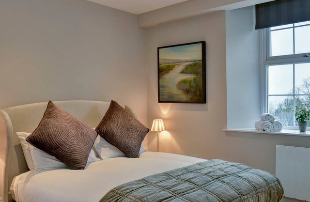 Suite 6 at 31 Meridian Suites- Hopewell