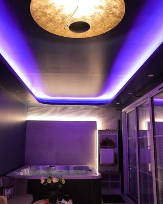 Suite Jacuzzi privatif Li Li et Rose