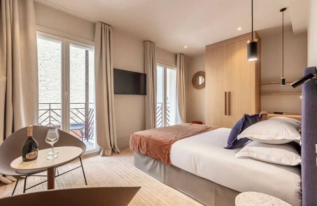 Suites FL by Sweett
