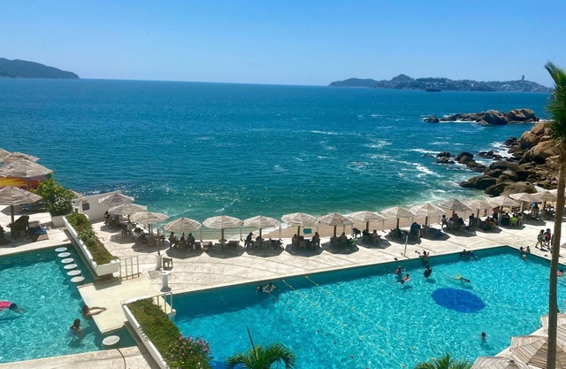 SUITES OMEGA TORRES GEMELAS