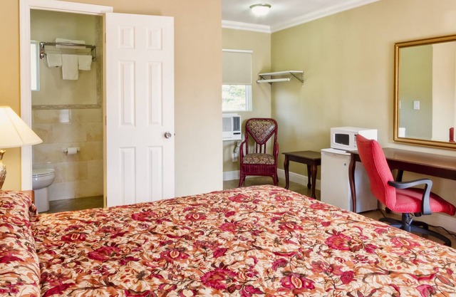 Sun and Surf Inn