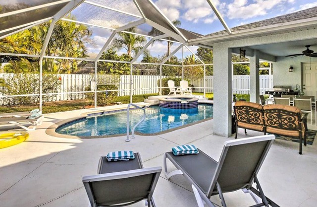 Sun-Dappled Cape Coral Oasis, 5 Mi to Beach!