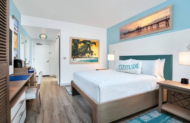 Sun, Sand & Pool Views in 3 Beachfront Rooms Near Crescent Beach Family Park