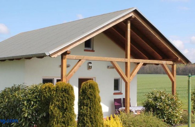 Sunlit Holiday Home with Fenced Garden in Bastorf
