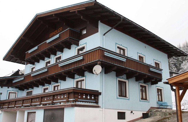 Sunny Hillside Apartment in Mittersill near Public Transport