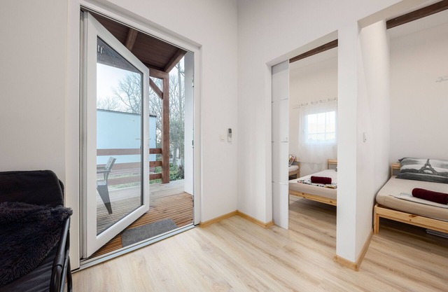 Sunny Resort 3-bedroom bungalow with park view