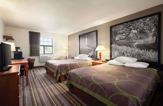Super 8 by Wyndham Colorado Springs/Afa Area