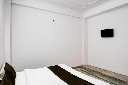 Super Hotel O Maharaja Near By Vinayak Hospital Gali No-5
