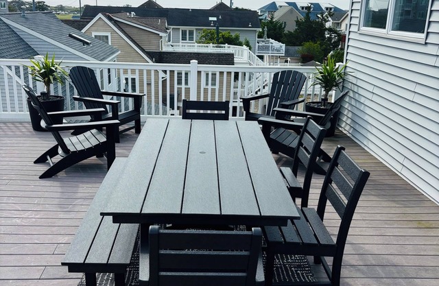 Superb New Renovation 4Bd 2.5 Bth, Stone Harbor 1.5 block Beach-pets considered