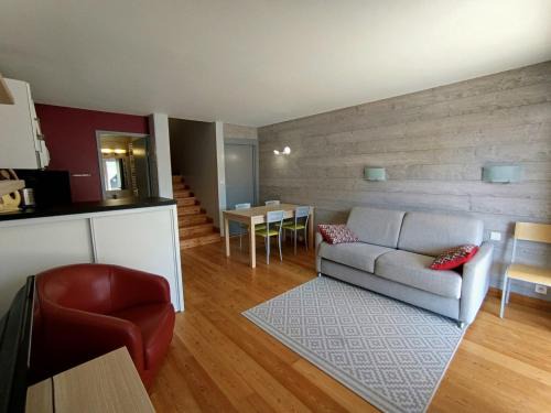 Superbe appartement rénové - 4 pers - Terrasse plein sud - Garage privé - Proche pistes et commodités - FR-1-445-46