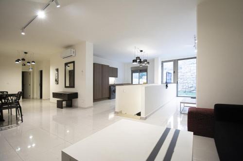 Tabarja Hills loft with garden