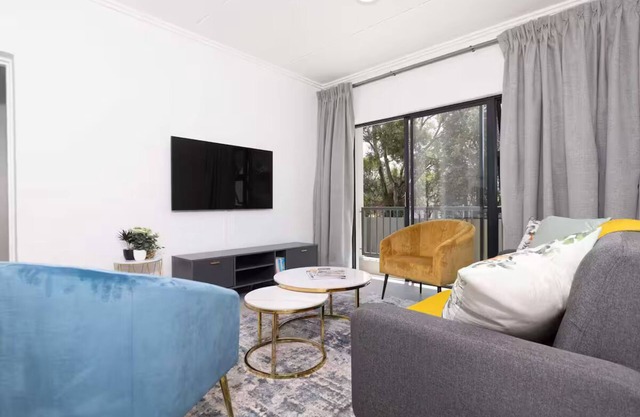 Tali La in - 2Bed - 2Bath Fourways-Sandtonnn