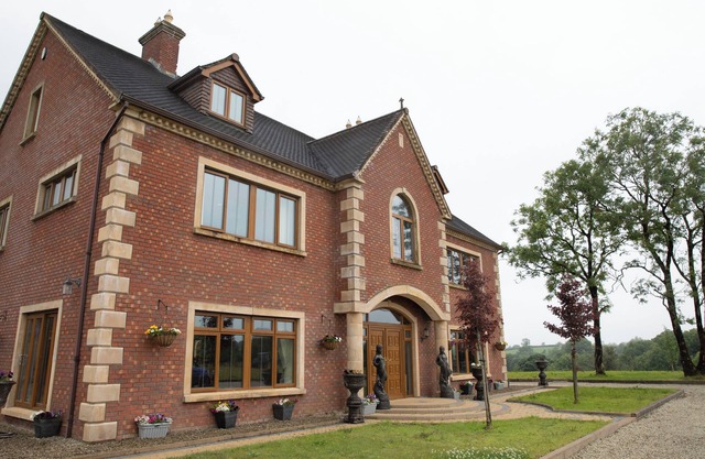 Tara Manor - Family gatherings, intimate weddings, golfing trips & hen parties