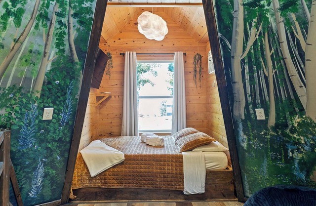 TeePee at Paradise Point with a hot tub, fire pit, & grill!