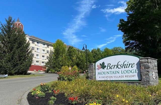 Thanksgiving Mountain Lodge, Mass.- 1 BR 1 Ba. Bousquet Mt Ski 11/26-11/29/2025