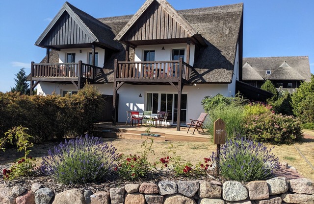 Thatched house with Achterwasser view