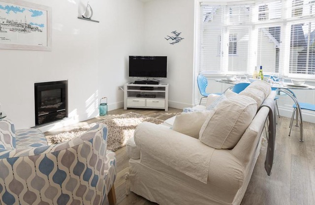 The Apartment, Newcomen Road