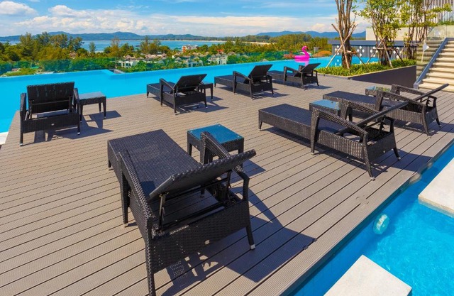 The Aristo Beach by Holy Cow, studio, mountain view