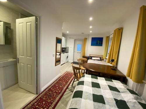 The as private as you prefer Annexe Twin beds only