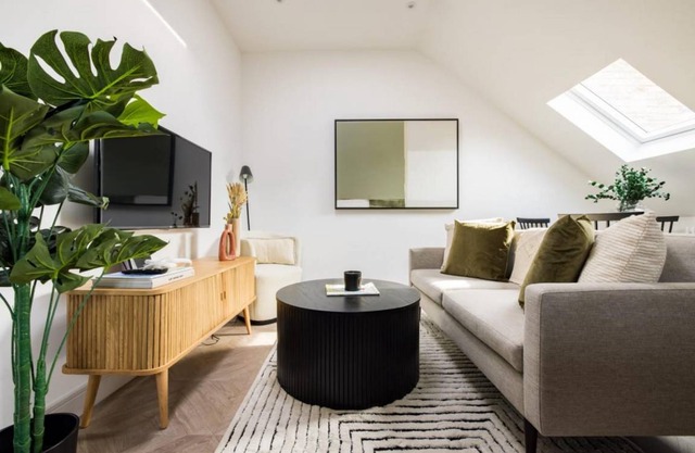 The Battersea Classic - Charming 2BDR Flat with Study Room