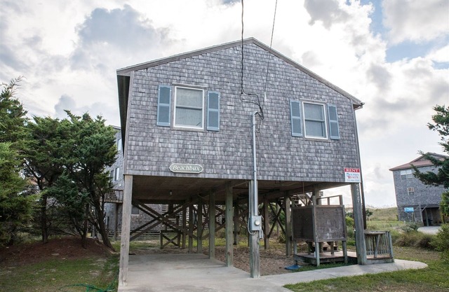 The Beach Bux cottage is located one lot back and easy access to the beach!