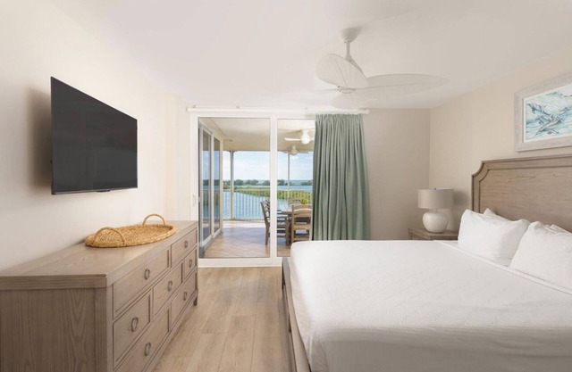 The Best Spot for Your Next Getaway! Terrace w/Water View, Full Kitchen, Pool!