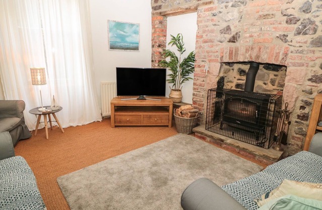 THE BIELD, pet friendly, country holiday cottage in Eyemouth