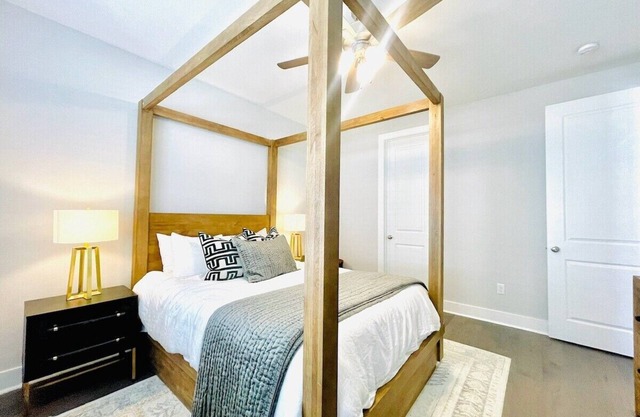 The Blake, 3BR Townhome by Velvet Ditch Villas