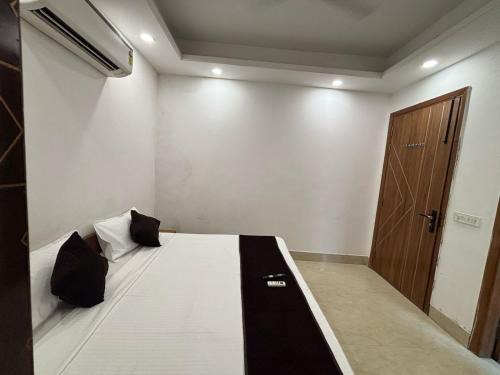 The Capstone saket