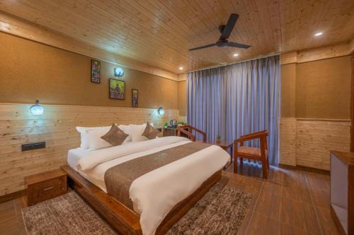 The Charvi Retreat I Conference I Vacations I MICE I Family Events I Open Air Terrace I Sky Bonfire I Wooden Rooms With Pvt Balconies I by Exotic Stays