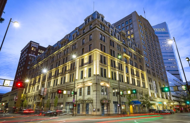 The Cincinnatian Hotel Curio Collection by Hilton