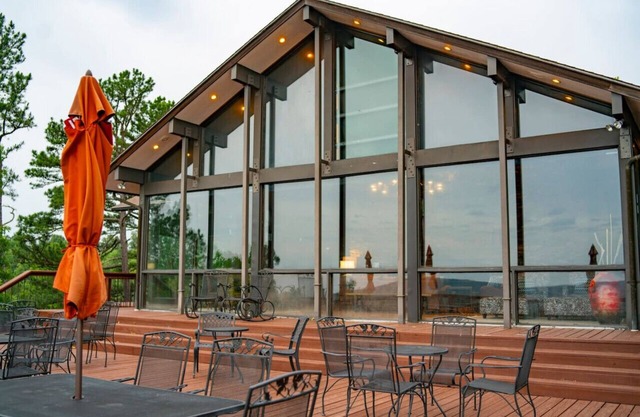 The Deck House Retreat Near Kings River+Wifi+Gated