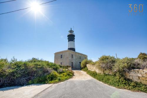 The Delimara Lighthouse - A Unique, cultural stay by 360 Estates