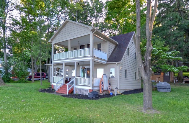 The Eagles Nest: Luxury on Canandaigua Lake! Minutes from Downtown!"